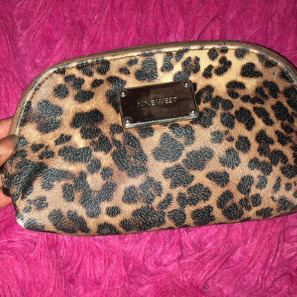 Cosmetic bag